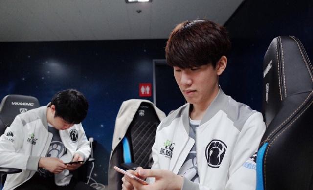 LPL 夏季分赛第5周第2天： CRISP 对阵 MISSING ， Rare Atom 对阵 ThunderTalk Gaming 。
