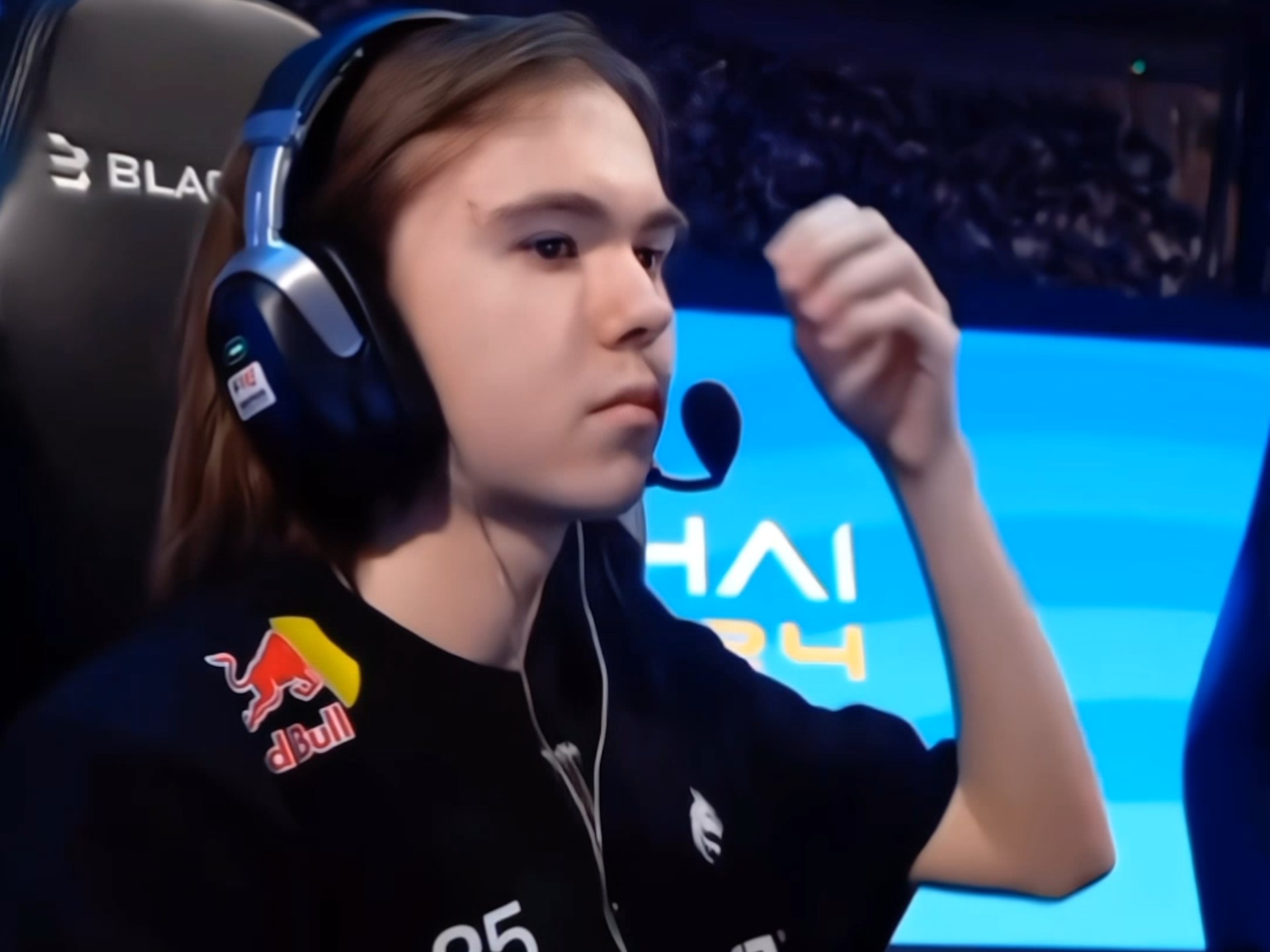 英雄联盟NEST2022参赛队员，有一线选手噢